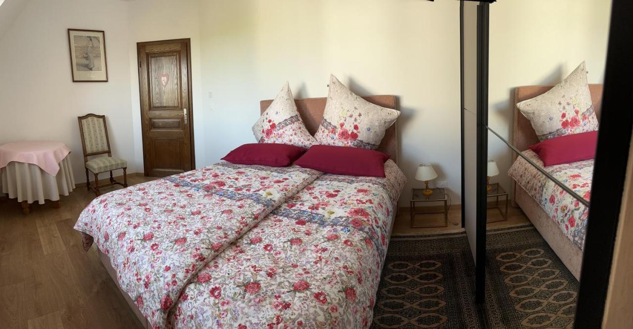 Apartamento Au Parfum Des Roses Gunstett Exterior foto